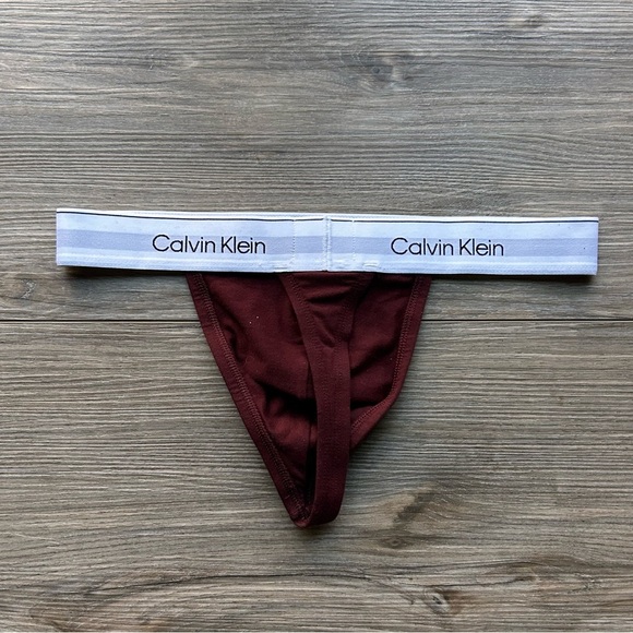 SOLD Calvin Klein | Modern Cotton Stretch Thong in Maroon (S) - Picture 5 of 8